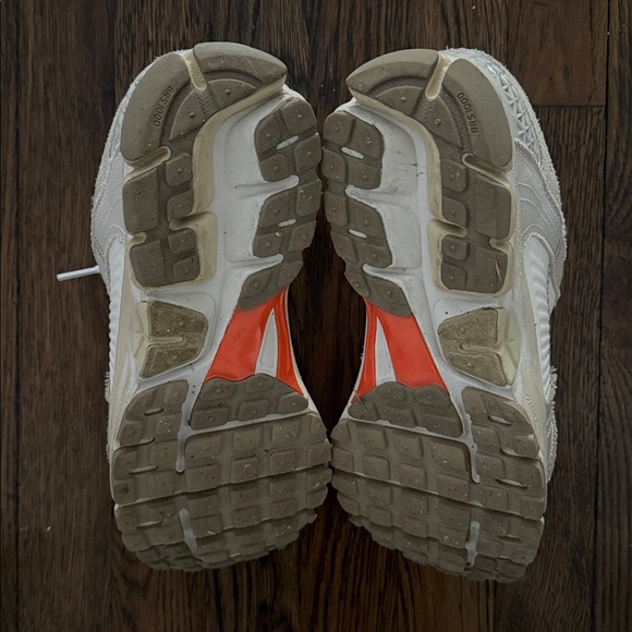 Lightly worn Nike Vomero size 8.5 in good condition no box - Picture 4 of 4